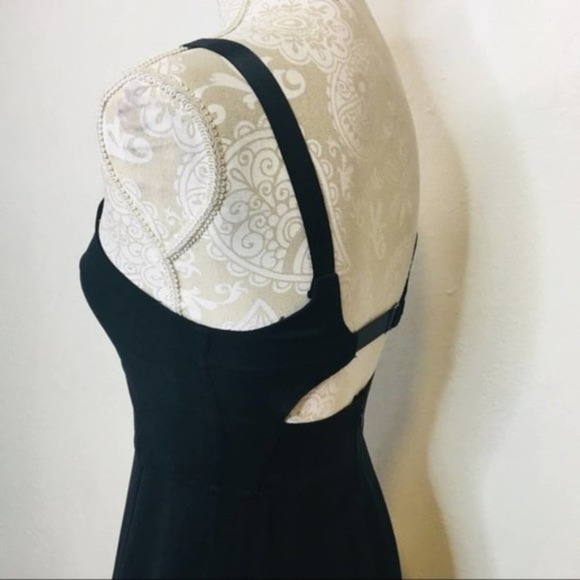 Elizabeth & James Black Maxi Dress Sz. 0 - Picture 5 of 7